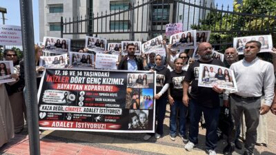 Mersin’de kullandığı cipin refüjde karşıya geçmek için bekleyen yayalara çarpması