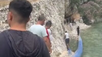 Mersin’in Tarsus ilçesinde Çakırlı Mahallesi’nde bulunan Keşbükü Irmağında serinlemek için