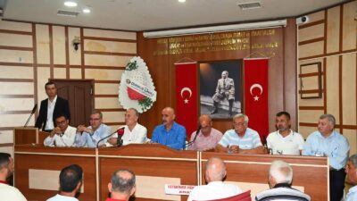 Mersin‘in Anamur ilçesinde bir araya gelen bölge muz üreticileri, sektörün