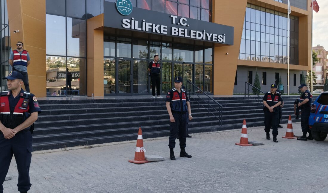 Silifke Belediyesine yönelik ‘rüşvet’ soruşturmasında tutuklu sayısı 10’a yükseldi Mersin’in Silifke ilçesinde belediyeye yönelik rüşvet, ihaleye fesat karıştırma ve