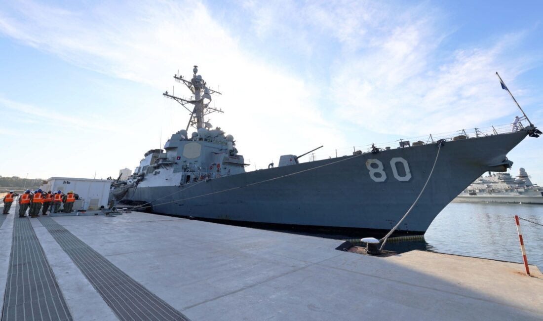 ABD Savaş Gemisi ‘USS Roosevelt’ Mersin Limanı’na demirledi Amerika Birleşik Devletleri (ABD) Deniz Kuvvetleri’ne ait Arleigh Burke sınıfı