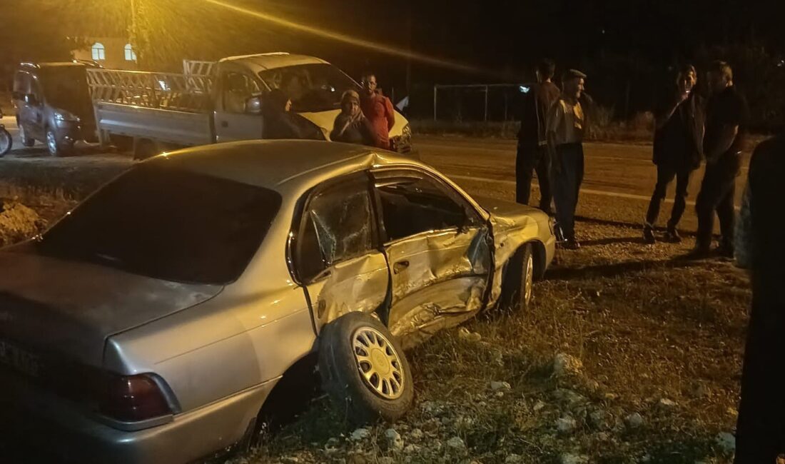 Mersin’in Erdemli ilçesinde otomobil ile kamyonetin çarpışması sonucu meydana gelen