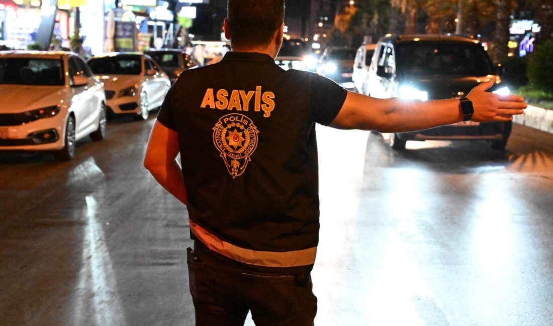 Mersin’de eş zamanlı narko alan uygulaması Mersin İl Emniyet Müdürlüğü koordinesinde, uyuşturucu madde kullanımı ve ticaretinin