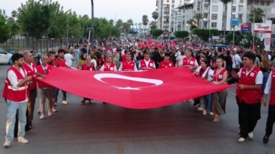 Mersin’de hain darbe girişiminin 10. yıl dönümünde anma yürüyüşü düzenlenerek