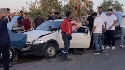 Mersin’in Tarsus ilçesinde 4 aracın karıştığı zincirleme trafik kazasında 3
