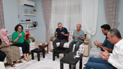 Mersin İl Emniyet Müdürü Fahri Aktaş ile eşi Nuray Aktaş,