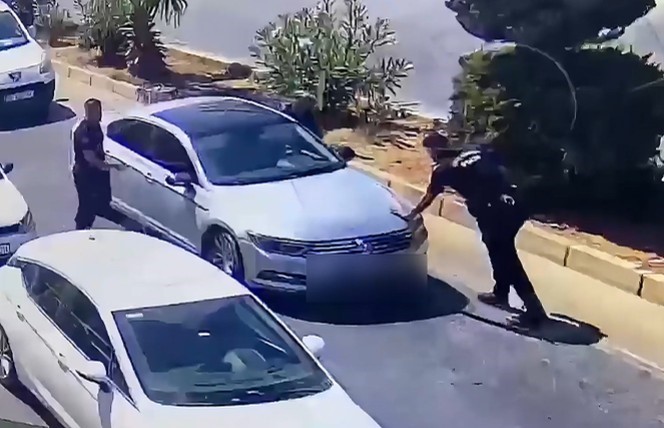 Mersin’de hırsızlık zanlıları otomobille kaçarken yakalandı Mersin‘in Erdemli ilçesinde sahil bölgesinde meydana gelen hırsızlık olaylarına yönelik