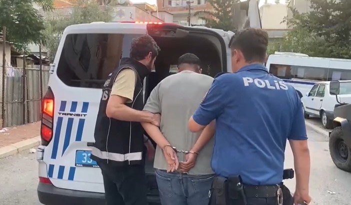 Mersin’deki uyuşturucu operasyonu: 27 tutuklama Mersin’de uyuşturucuyla mücadele çerçevesinde yapılan eş zamanlı operasyonda gözaltına alınan