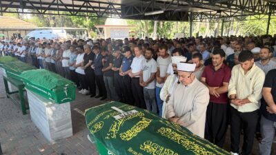 Mersin‘in Tarsus ilçesinde serinlemek için girdikleri denizde boğulan anne, baba,
