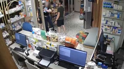 Mersin’de bir eczanede iş yeri sahibini darbederek raflardaki tıbbi ilaçları