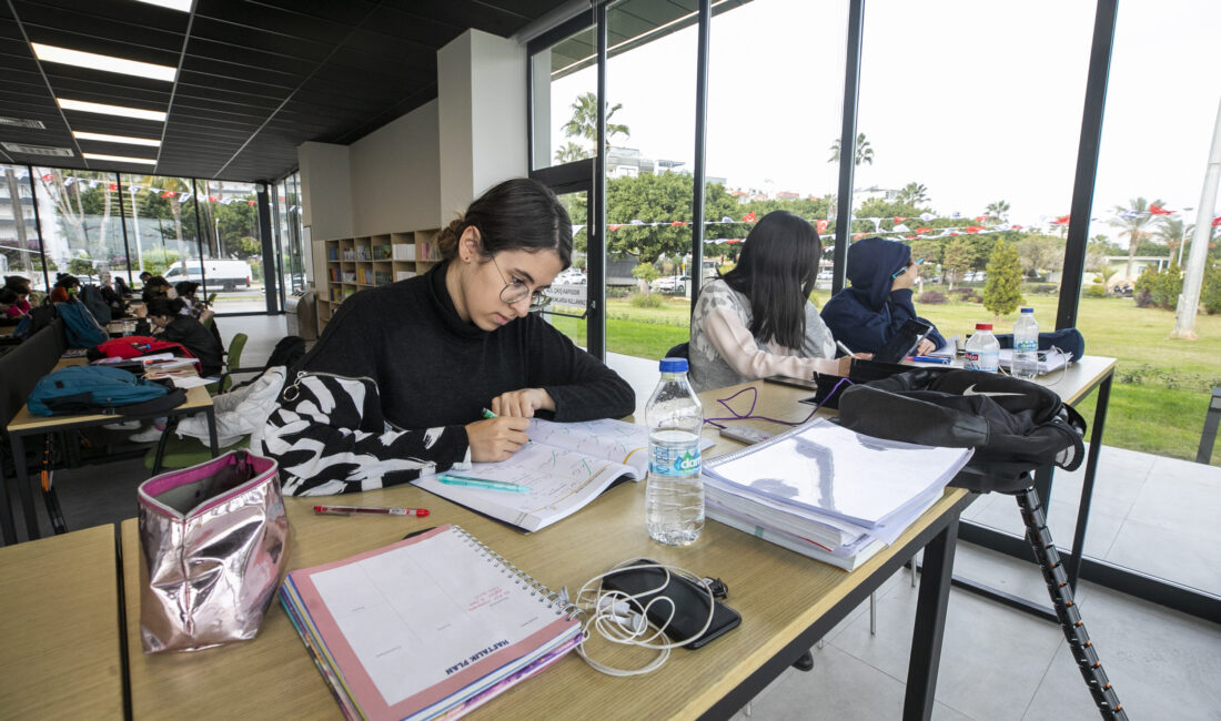 Mersin, Üniversite Araştırmaları Laboratuvarı (ÜniAr) tarafından gerçekleştirilen “Öğrenci Dostu Üniversite Şehirleri” araştırmasında
