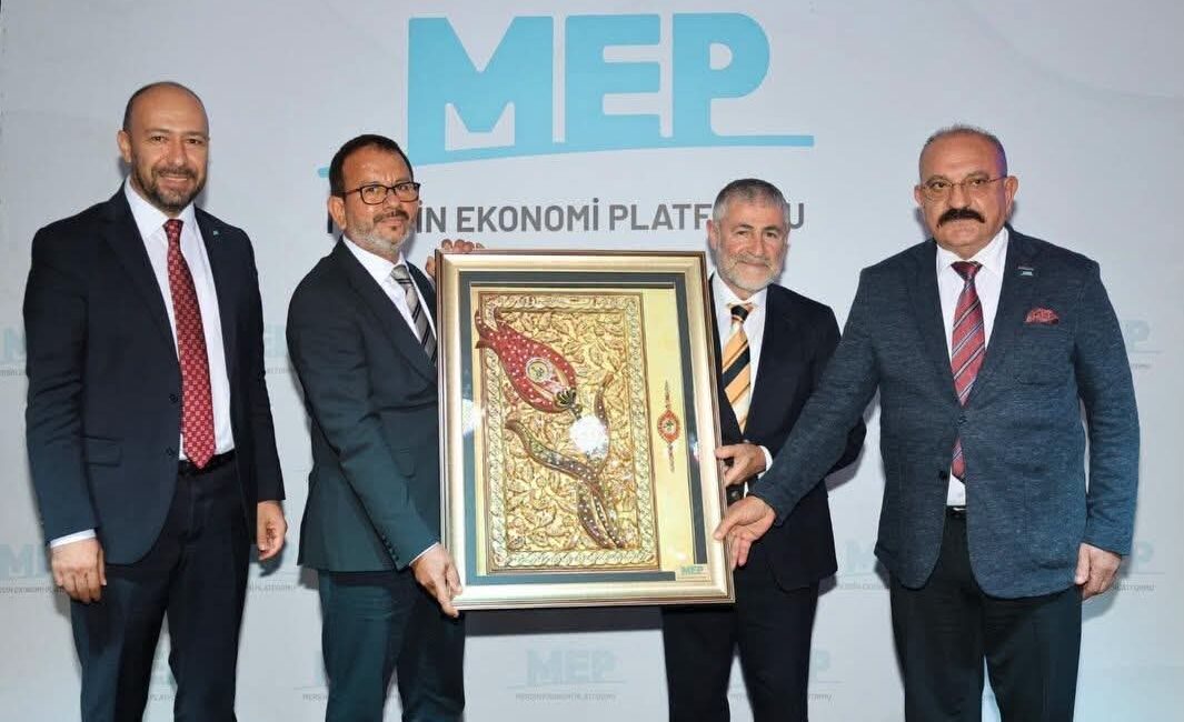 Mersin Ekonomi Platformu İstişare Toplantısı Gerçekleştirildi Önceki dönem Hazine ve Maliye Bakanı ve Mersin Milletvekili Nureddin