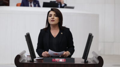 Gülcan Kış: “AKP, Millete Tasarrufu, Bütçeye Faizi Reva Gördü” CHP Mersin Milletvekili Gülcan Kış, TBMM Genel Kurulu’nda Hazine’nin hızla