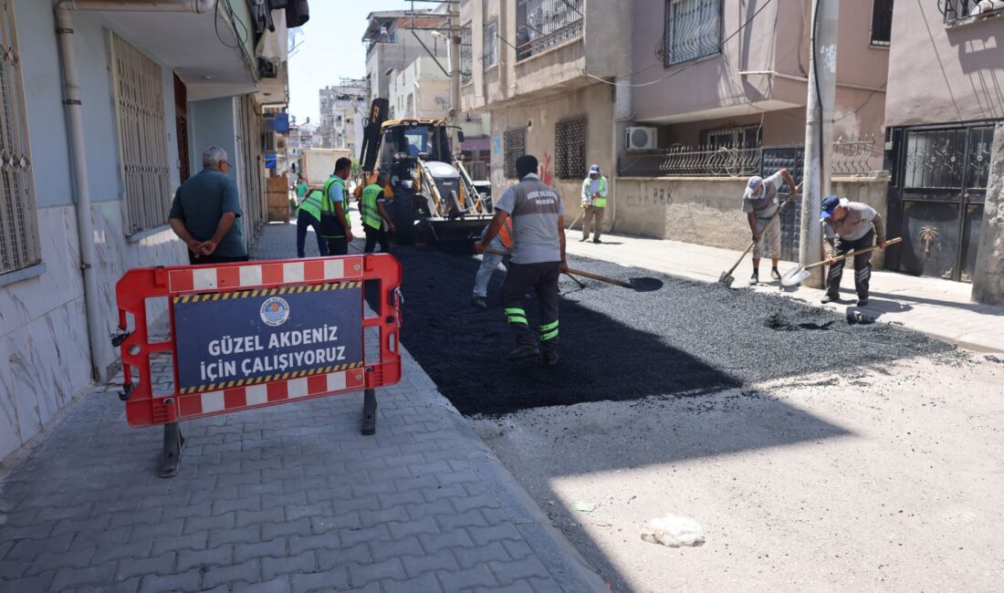 Akdeniz’de Yol ve Kaldırım Çalışmaları Sürüyor Akdeniz Belediyesi, ilçe genelinde zamanla yıpranan, mevsimsel şartlar ve altyapı