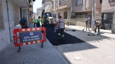 Akdeniz Belediyesi, ilçe genelinde zamanla yıpranan, mevsimsel şartlar ve altyapı