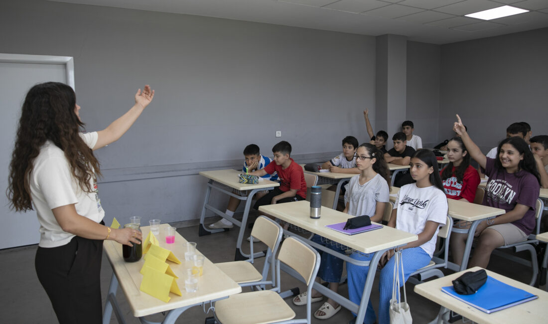 MERSİN BÜYÜKŞEHİR KURS MERKEZLERİ YAZ TATİLİNDE DE ÖĞRENCİLERİN YANINDA Mersin Büyükşehir Belediyesi Sosyal Hizmetler Dairesi Başkanlığı bünyesinde hizmet veren