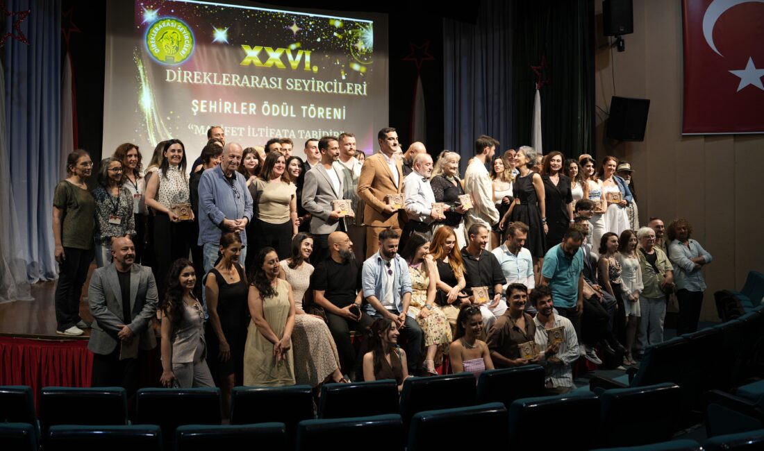 ŞEHİR TİYATROSU, ‘BAHAR NOKTASI’ OYUNUNDAKİ PERFORMANSIYLA ‘ENSEMBLE ÖDÜLÜ’NE LAYIK GÖRÜLDÜ Mersin Büyükşehir Belediyesi Kültür, Sanat ve Sosyal İşler Dairesi Başkanlığı