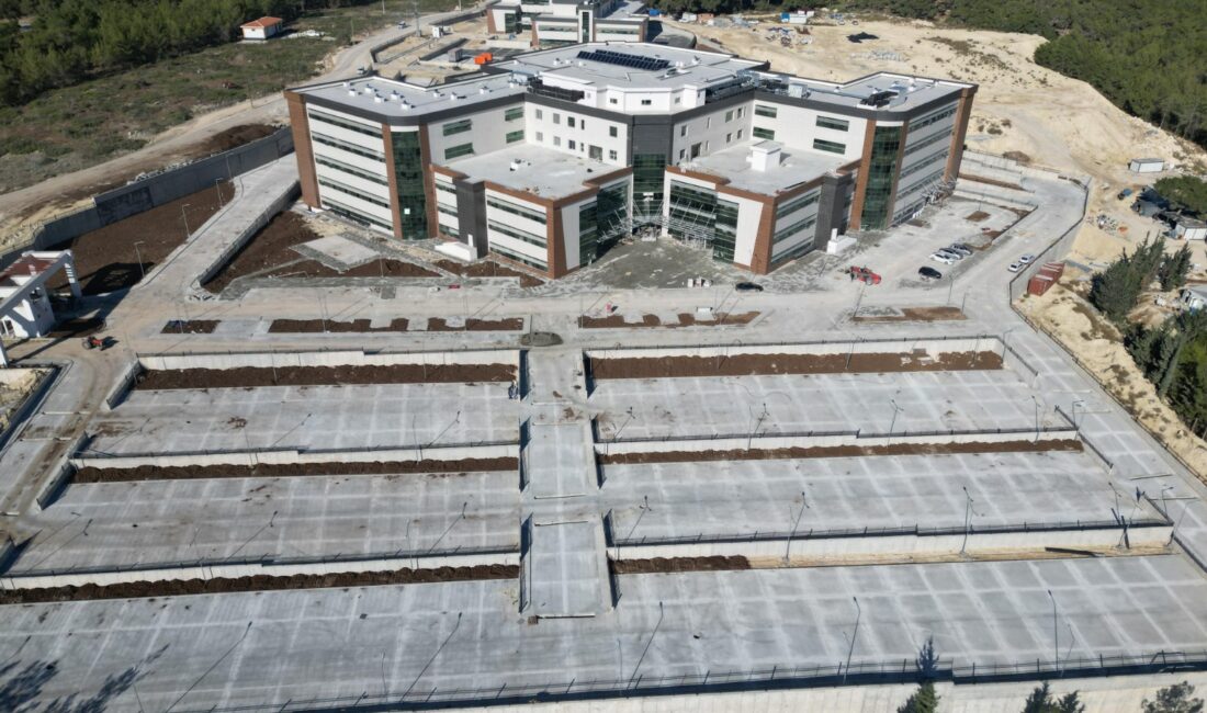 Mezitli Devlet Hastanesi tamamlandı AK Parti Mersin Milletvekili ve Kamu İktisadi Teşebbüsleri Komisyonu Üyesi