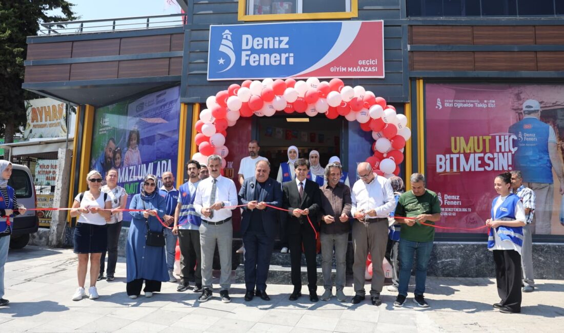 ÖZDEMİRCİ, DENİZ FENERİ DERNEĞİ TARAFINDAN KURULAN GEÇİCİ GİYİM MERKEZİ AÇILIŞINA KATILDI İl Millî Eğitim Müdürü Muhammed Özdemirci, Deniz Feneri Derneği’nin ihtiyaç