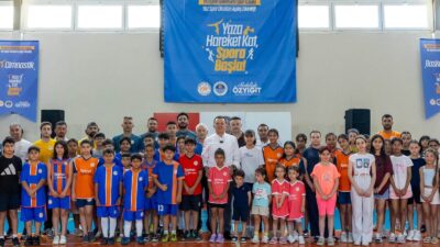 Tabletler rafa, çocuklar sahaya! Mersin Yenişehir Belediyesi Spor Kulübü tarafından her yıl geleneksel olarak