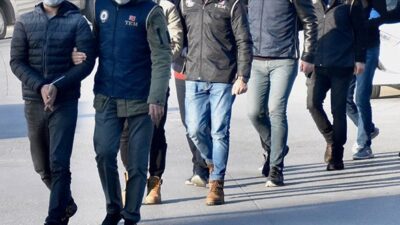 Mersin’de araç kiralama sitesini kopyalayarak dolandırıcılık yapan 4 kişi, polisin