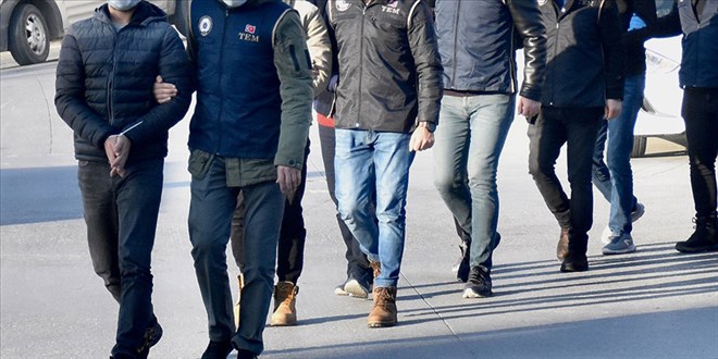 Mersin’de araç kiralama sitesini kopyalayarak dolandırıcılık yapan 4 kişi, polisin
