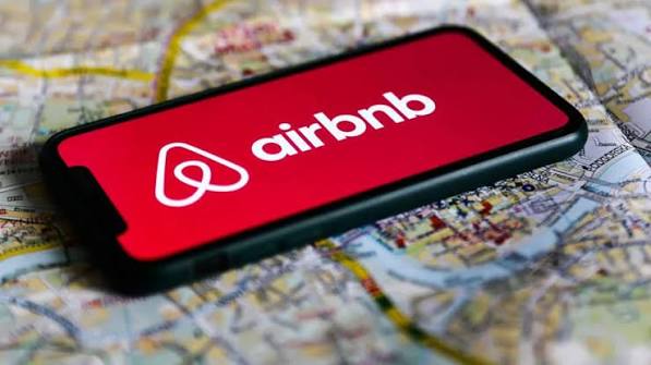DANIŞTAY’DAN AIRBNB KARARI: KDV VE KONAKLAMA VERGİSİ YOK Danıştay, turizm amaçlı kiralanan konutlardan elde edilen gelirlerin vergilendirilmesine ilişkin