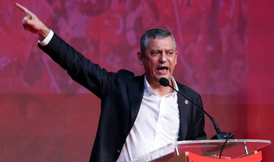 Özgür Özel CHP’ye veda etti CHP Grup Başkanı Özgür Özel, son kez CHP kürsüsüne çıktı.