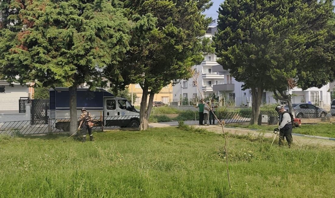 Akdeniz Belediyesi Park ve Bahçeler Müdürlüğü ekipleri, vatandaşların daha sağlıklı,