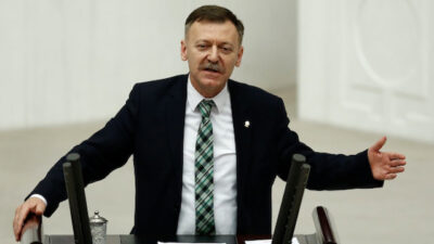 Eski CHP Mersin Milletvekili Aytuğ Atıcı, sosyal medya hesabından yaptığı