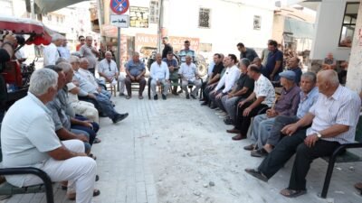 Mahalle ziyaretlerini sürdüren Akdeniz Kaymakamı ve Belediye Başkan Vekili Murat