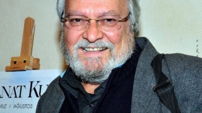 Mersin basın ve sanat camiasının duayen isimlerinden, Mersin Gazetesi köşe