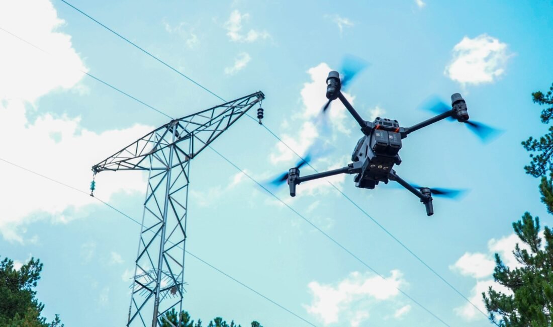 Enerjisa Dağıtım Şirketleri drone teknolojisiyle ormanlık alanlardaki şebekesini izliyor Başkent EDAŞ, AYEDAŞ ve Toroslar EDAŞ; drone destekli denetimler, dijital