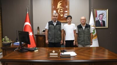 Mersin Orman Spor Kulübünde kaleci olarak görev yapan Deniz Emre