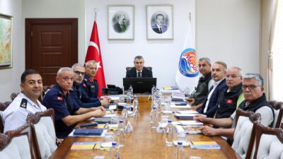 Mersin Valisi Atilla Toros başkanlığında “Orman Yangınlarıyla Mücadele Değerlendirme Toplantısı”