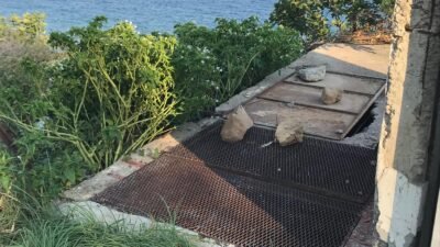 AGİKDER, Aydıncık kent merkezinde Balıkçı Barınağı yanında denize arıtılmadan lağım