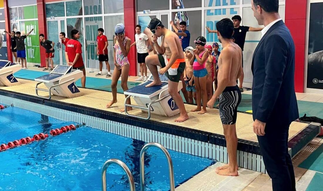 Mersin Gençlik ve Spor İl Müdürü Göksun Öz, Olimpik Yüzme