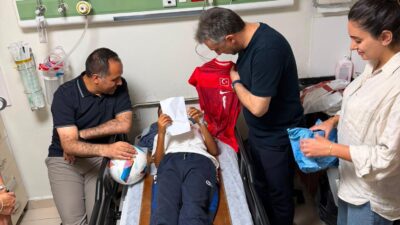 Mersin’de bir şahsın markette feci şekilde darp ettiği çocuğun tedavisi