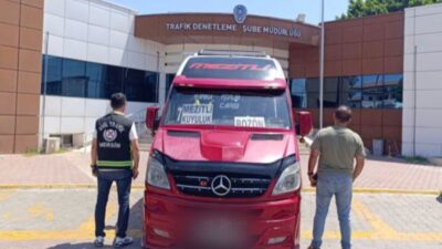 Mersin‘de ters şeridi kullanarak trafik güvenliğini tehlikeye atan sürücüye para