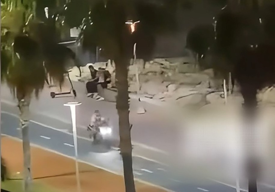 Yaya yolunda tehlikeli sürüş yapan aday sürücünün ehliyeti iptal edildi Mersin’de sosyal medyada paylaşılan görüntüler üzerine çalışma başlatan polis ekipleri,