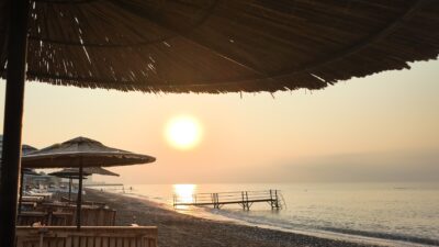 Deniz ısındı, nem oranı yüzde 90’lara ulaştı Türkiye’nin önemli turizm noktalarından Akdeniz’e 321 kilometre kıyısı bulunan Mersin’de
