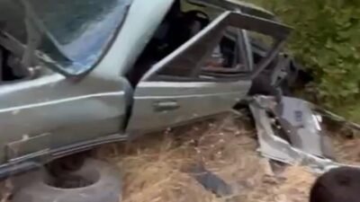 Mersin’in Erdemli ilçesinde yaklaşık 50 metrelik uçuruma yuvarlanan otomobilin sürücüsü