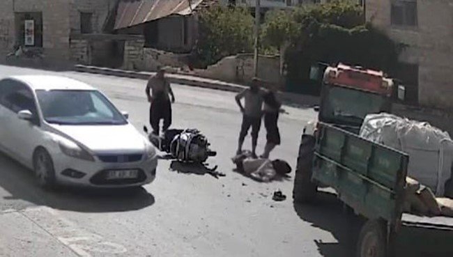 Mersin’de traktör ile motosikletin çarpışması sonucu motosiklet sürücüsü yaralandı. Kaza