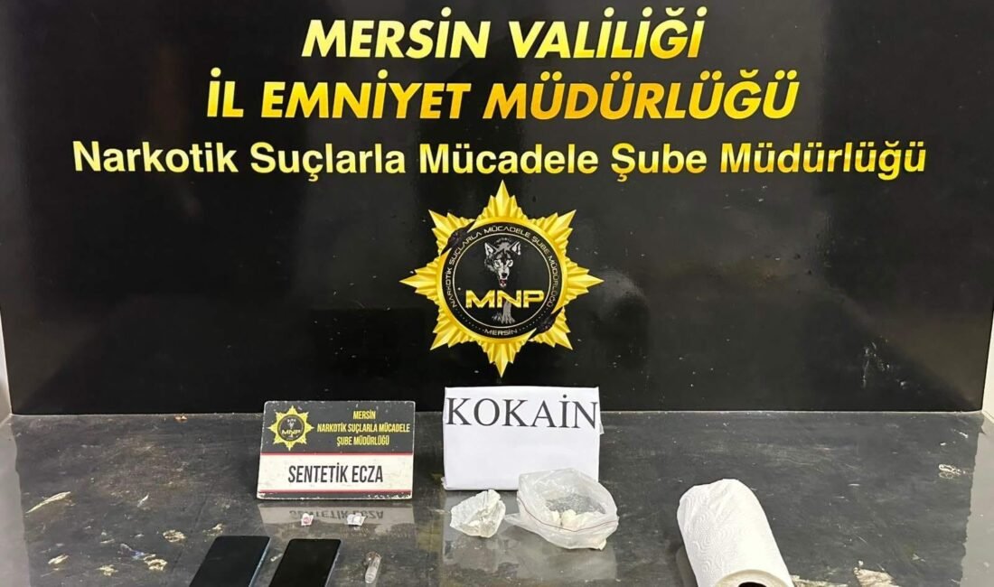 Mersin’de sokak satıcılarına yönelik düzenlenen uyuşturucu operasyonunda gözaltına alınan 5