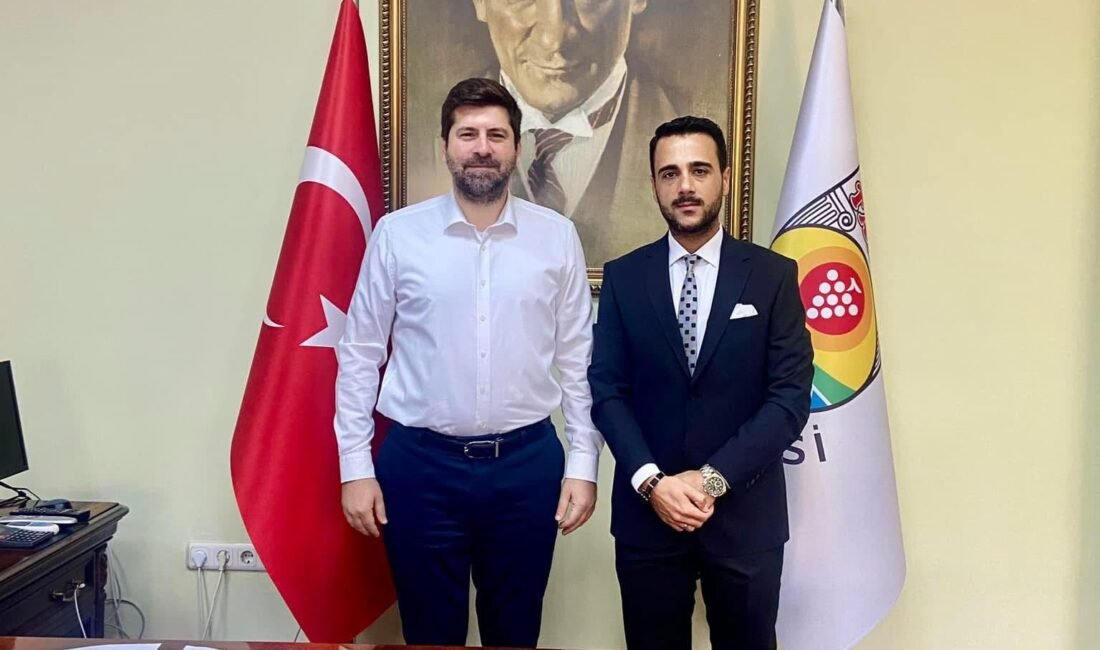 Evlendirme Şefinden personele ‘güler yüz ve eşit hizmet’ talimatı Tarsus Belediyesi Evlendirme İşleri Şefliğinde personele yönelik yayımlanan talimatta, nikah