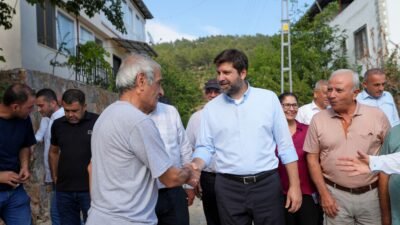 Tarsus Belediyesi tarafından Kahraman Gülek Mahallesi’nde yürütülen yol çalışmaları devam