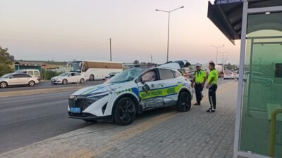 Mersin‘in Silifke ilçesinde trafik ışıklarında meydana gelen zincirleme kazada, 1’i