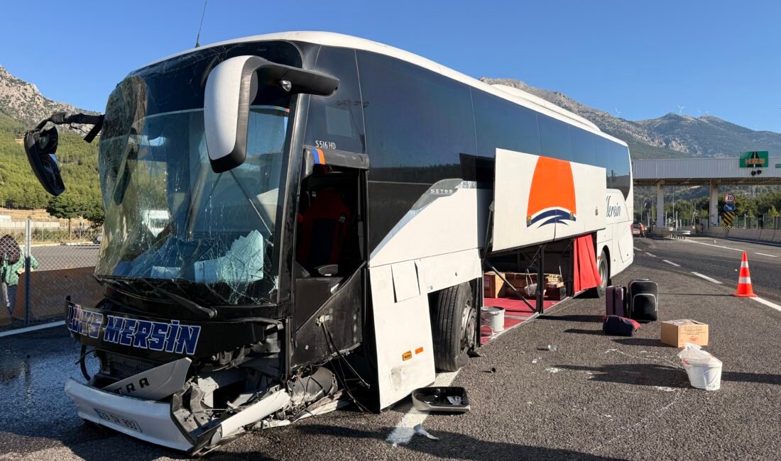 Adana’nın Pozantı ilçesinde Lüks Mersin firmasına ait yolcu otobüsünün yaptığı kazada 5
