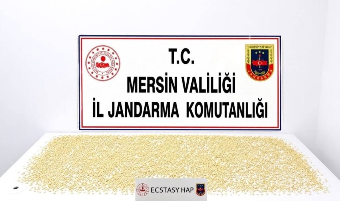 Mersin’de 3 bin 760 uyuşturucu hap ele geçirildi Mersin’in Yenişehir ilçesinde jandarma ekiplerince düzenlenen uyuşturucu operasyonunda 3 bin