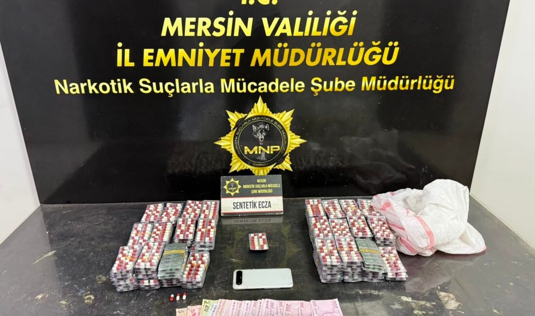 Mersin‘de polisin uyuşturucu tacirlerine yönelik düzenlediği operasyonda yakalanan şüphelilerden 2’si